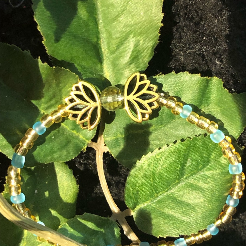 “Ice Blue Lotus” Bracelet 8”